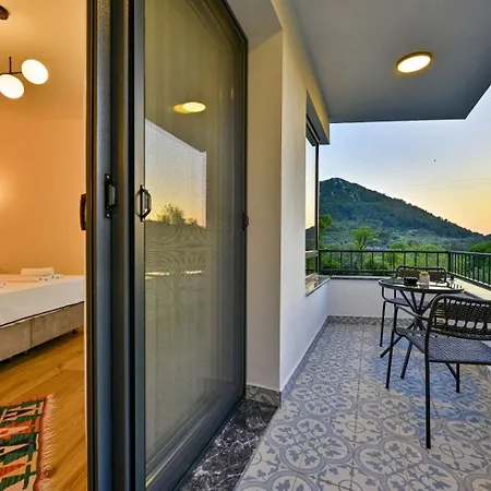 Begonvilla Goecek Goekceovacik فتحية