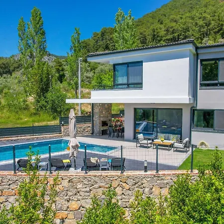 Begonvilla Goecek Goekceovacik * 페티예